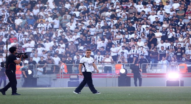 Trossard, 20 bin taraftarın önünde imzayı attı