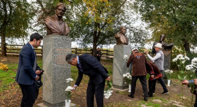 Türk Dünyası’nın büyük şahsiyetleri Lakitelek’te anıldı