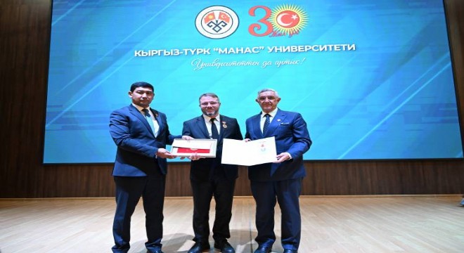 Türkez’e Manas Üniversitesi’nden Onur Madalyası