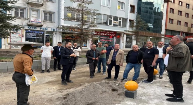 Uçar'dan vatandaşla istişare turu