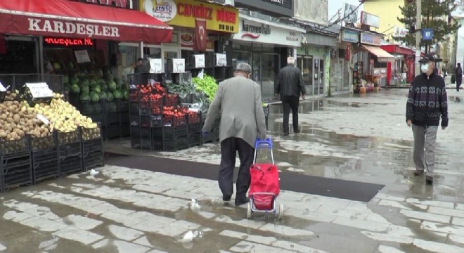 Uzun bir aradan sonra sokağa çıktılar