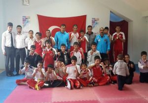 Kickboks’ta hedef bölge şampiyonluğu
