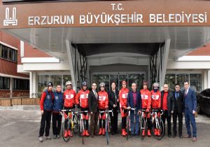 Büyükşehir vefakar bisikletçileri ağırladı