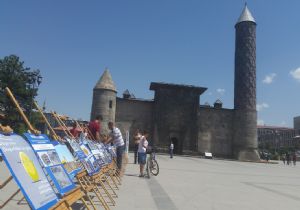 Erzurum İMO, sergiyle  deprem gerçeğini hatırlattı