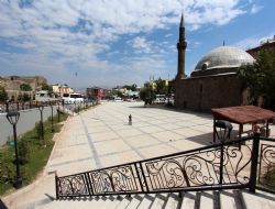 Tebrizkapı Meydanı yenilendi