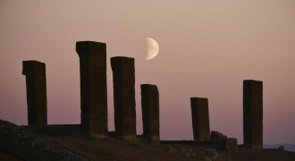 Anadolu Orhun Abidelerinde tarihle Ay bütünleşti