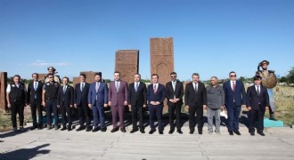 Anadolu Orhun Anıtları ilgi odağı