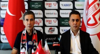 Antalyaspor, Özköylü ile sözleşme imzaladı