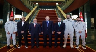 Erdoğan Erzurumspor FK heyetini kabul etti
