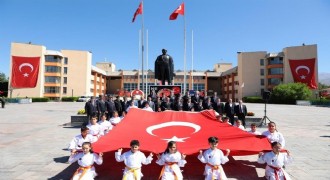Erzincan'da 106'ıncı yıl coşkusu