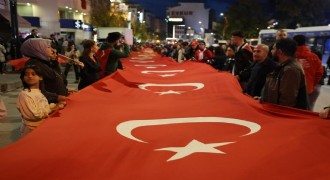 Gakkoşlar Bayrak Yürüyüşünde yüreklerini buluşturdu