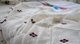 İlmek ilmek yaşatılan bir miras: Karnavas Bezi