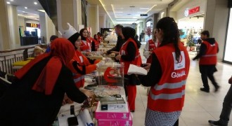 Kızılay kadın kollarından hayır çarşısı