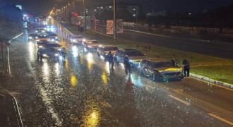 Sağanak yağış kazayı beraberinde getirdi
