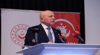 Sekmen: 'Özel gereksinimli bireyler başımızın tacı'