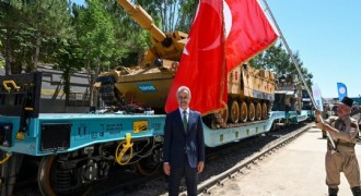 Uraloğlu: Tarihe damga vuran bir süreç yaşıyoruz