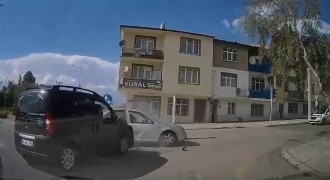Yunus Emre'de trafik kazası: 7 yaralı