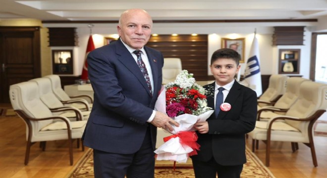 Sekmen koltuğunu Mahmut Alp Sarıca ya bıraktı