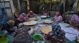 Paranın geçmediği gelenek